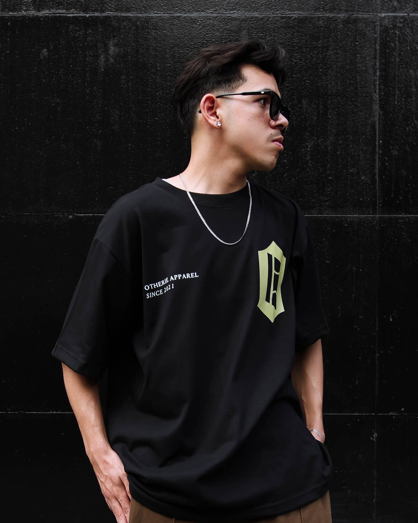 "Royal" Tee in Black